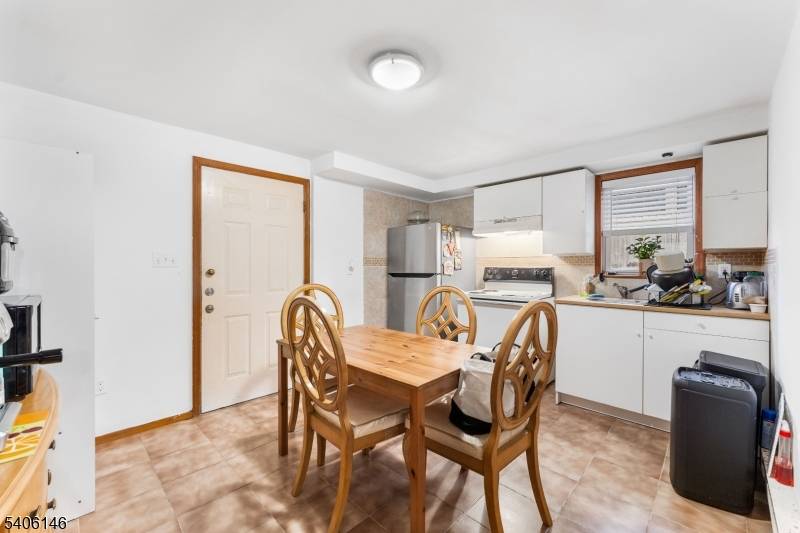 Newark City, NJ 07105,58 Van Buren St