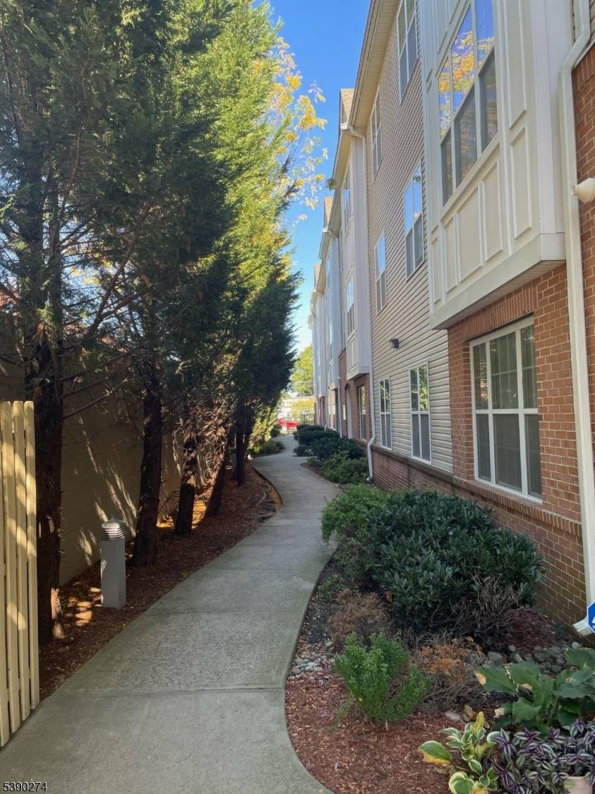 Passaic City, NJ 07055,435 Van Houten Ave #307