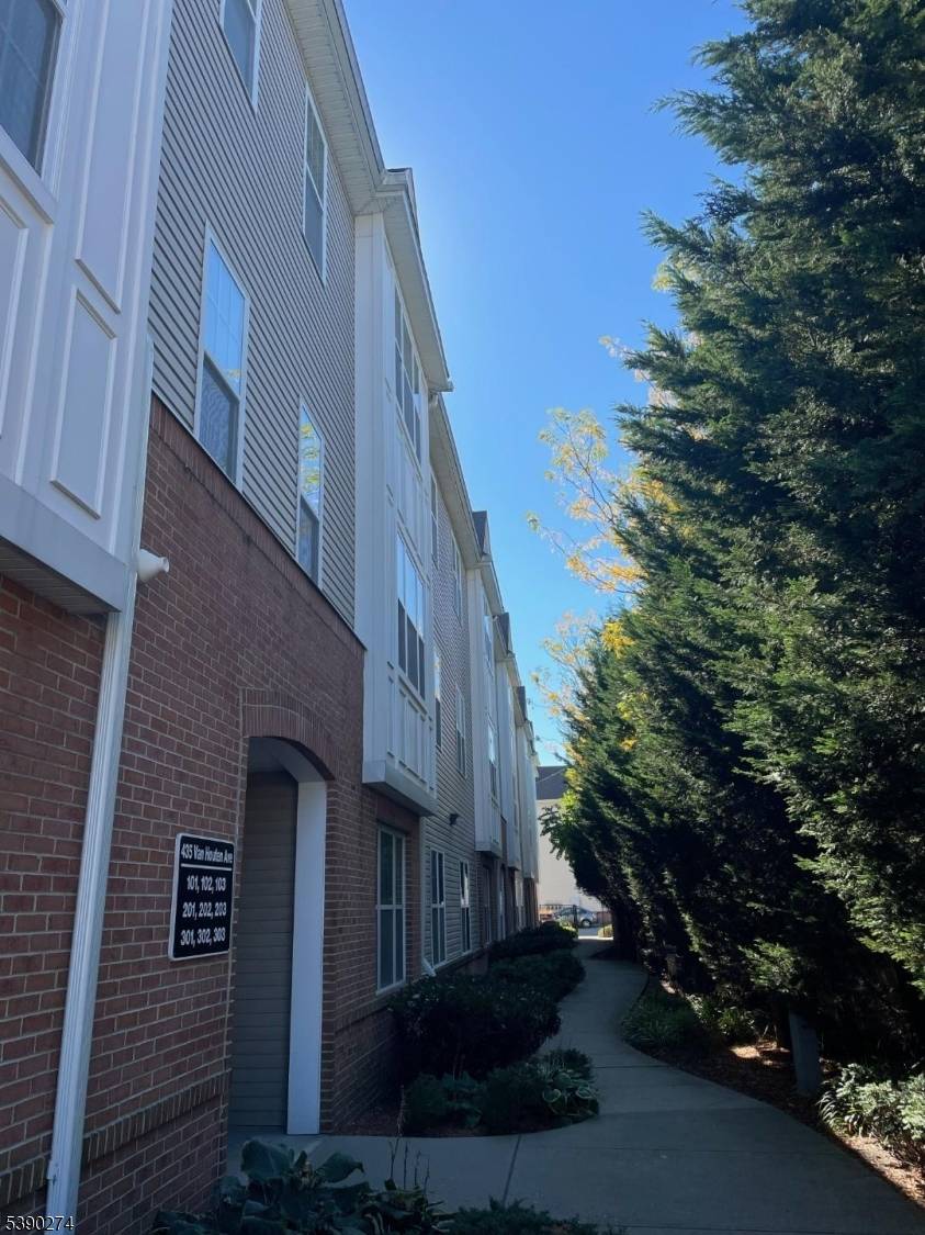 Passaic City, NJ 07055,435 Van Houten Ave #307
