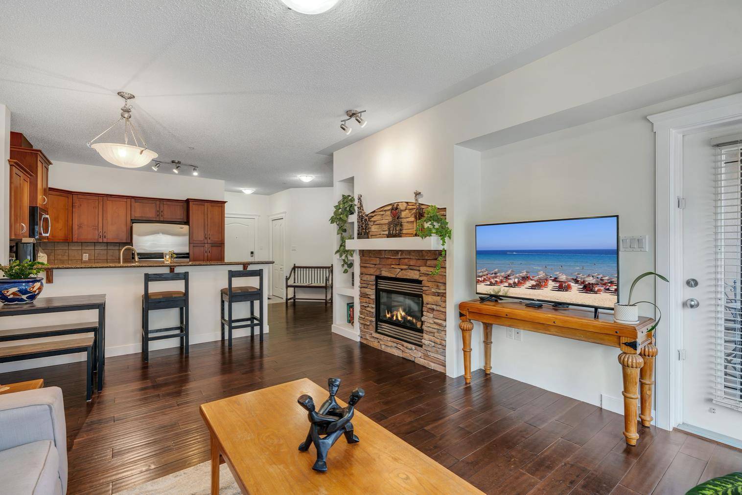 Calgary, AB t3h5x3,10 Discovery Ridge Close SW #202