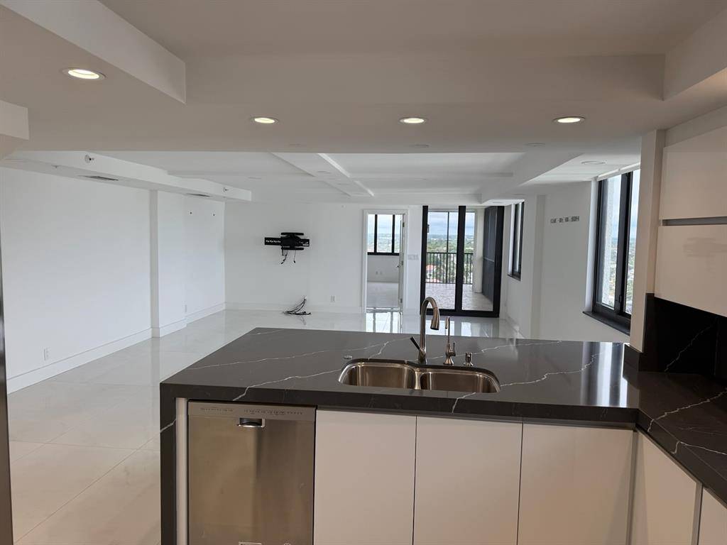 Highland Beach, FL 33487,3420 S Ocean Boulevard #PH-T