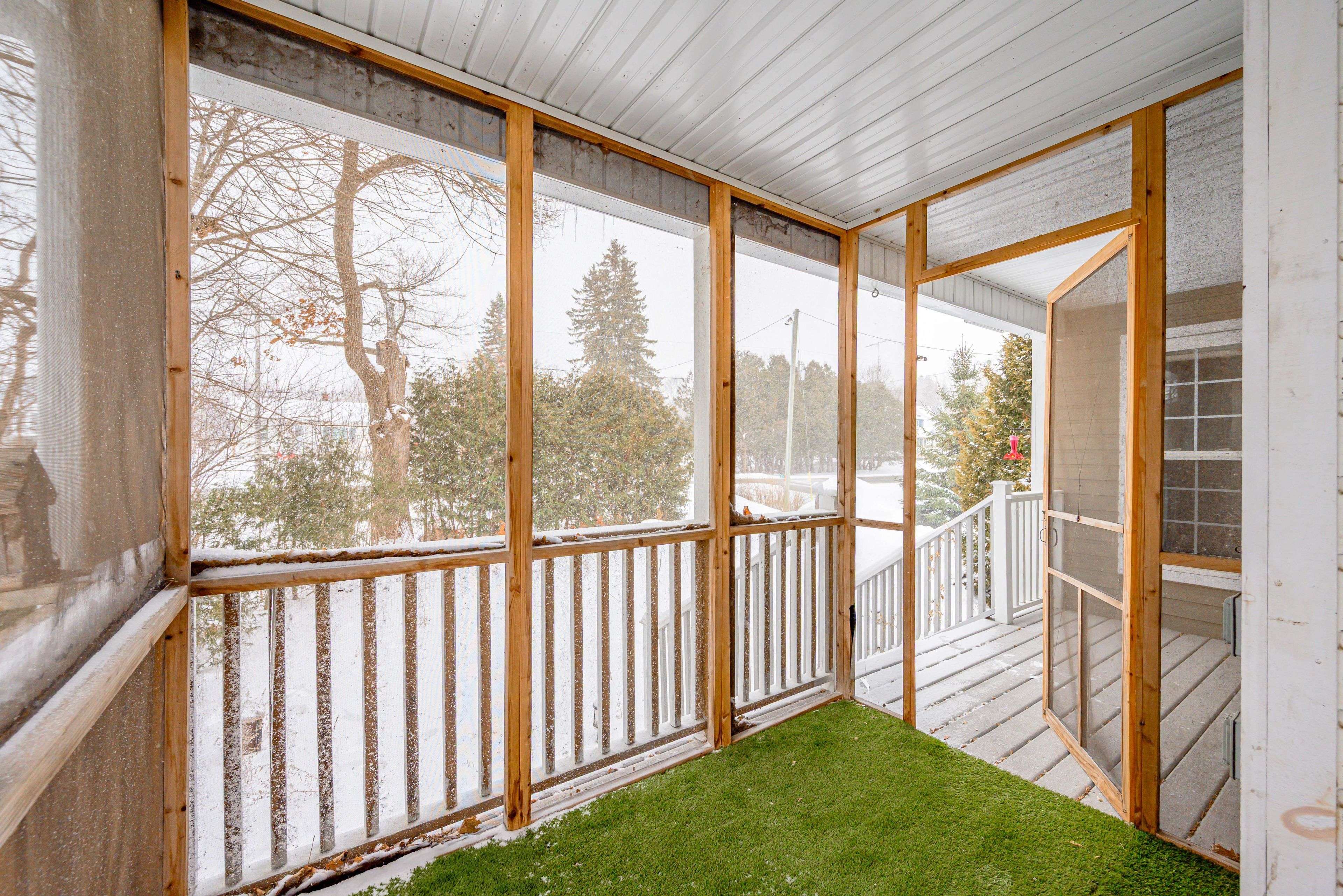 10300 Ravenshoe RD, Georgina, ON L9P 1R2