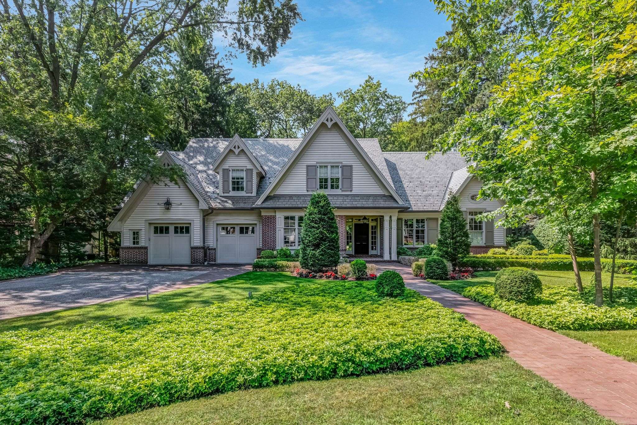 Mississauga, ON L5G 2M4,190 Donnelly DR