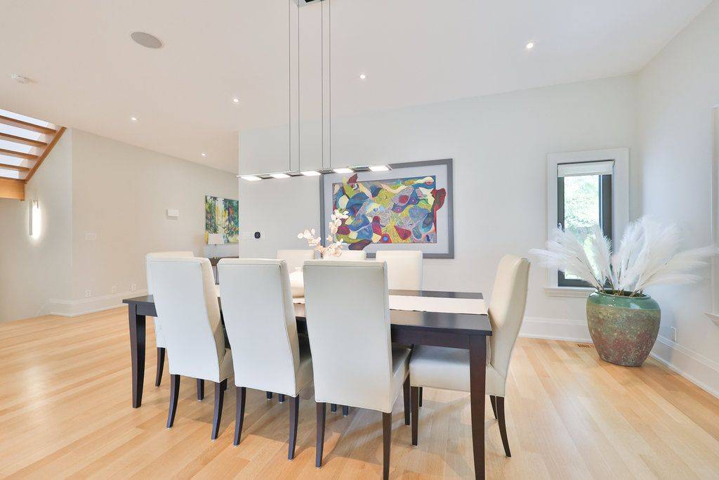 Mississauga, ON L5E 2M1,1456 Applewood RD