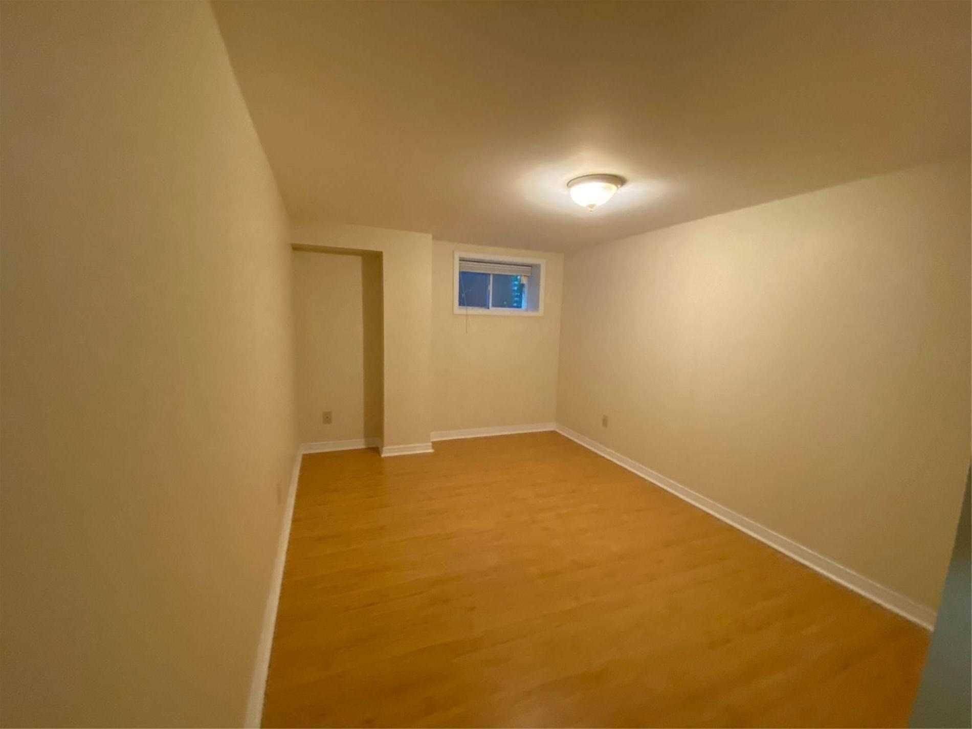 Mississauga, ON L5M 5J9,5793 Glen Erin DR #Bsmt 1