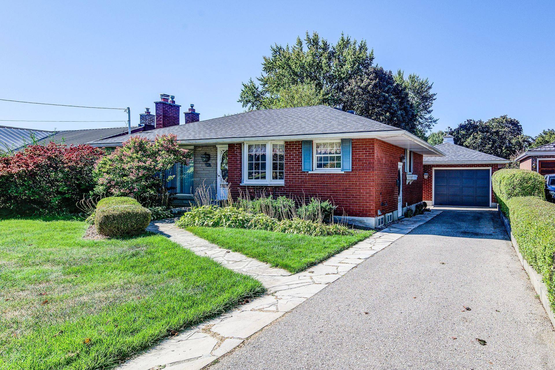 Guelph, ON N1E 5C2,378 Stevenson ST N