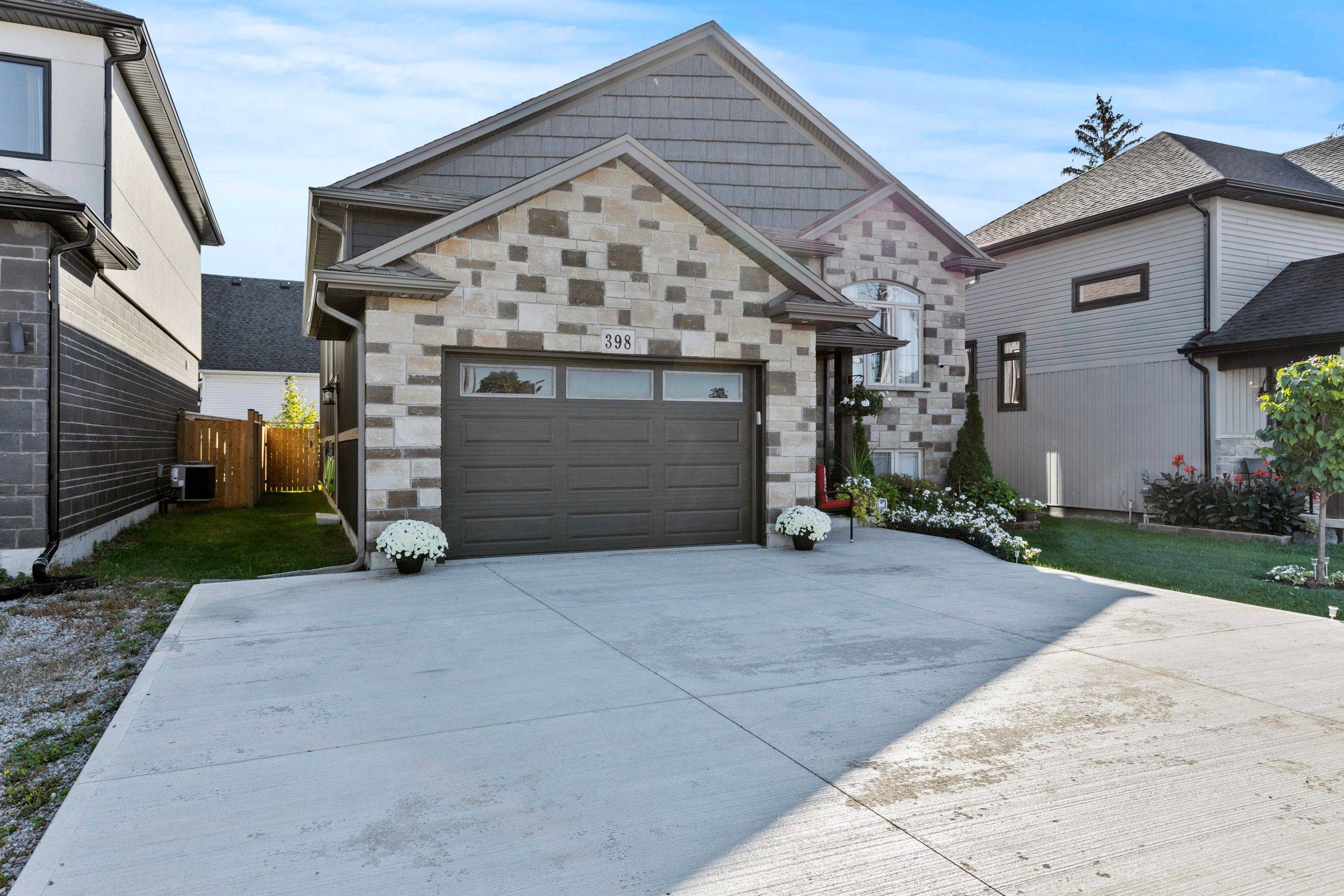 Welland, ON L3C 0H3,398 AQUEDUCT ST