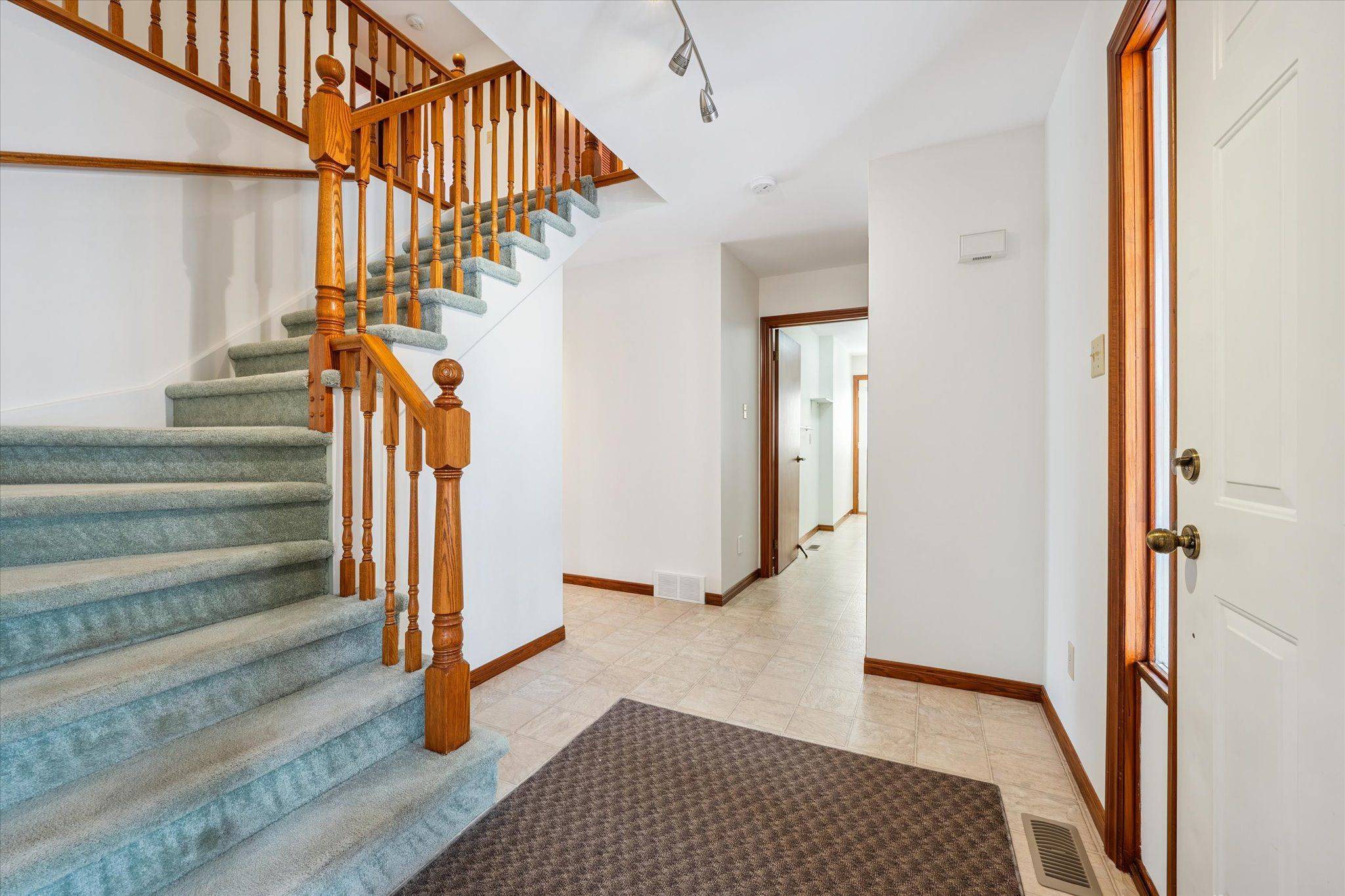 Guelph, ON N1C 1B2,22 Pheasant Run DR