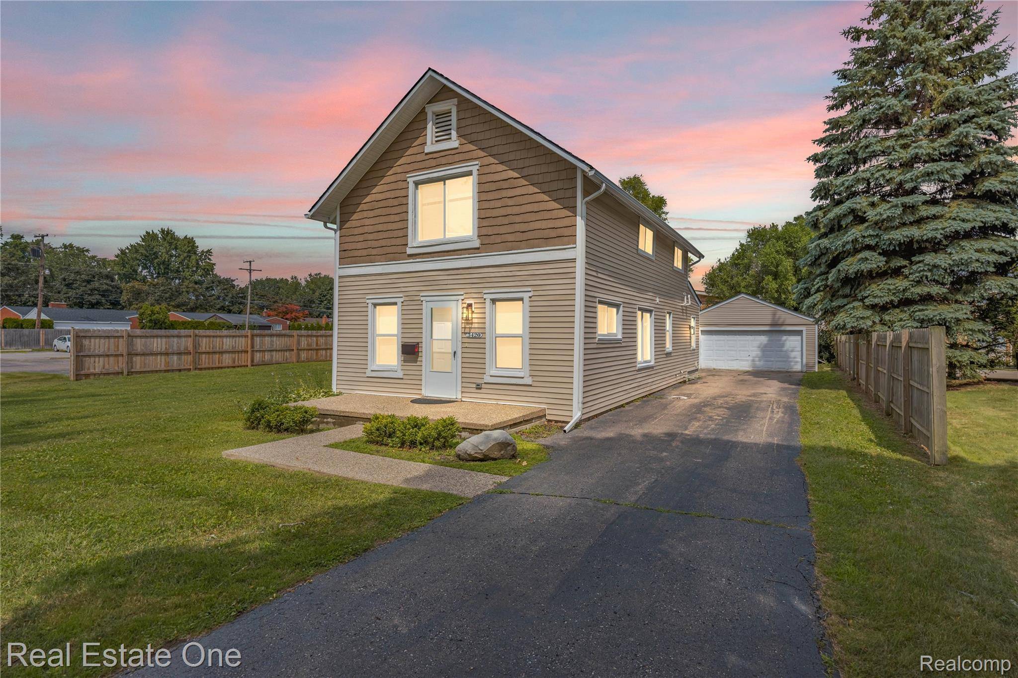 Royal Oak, MI 48073,3420 Fairmont RD