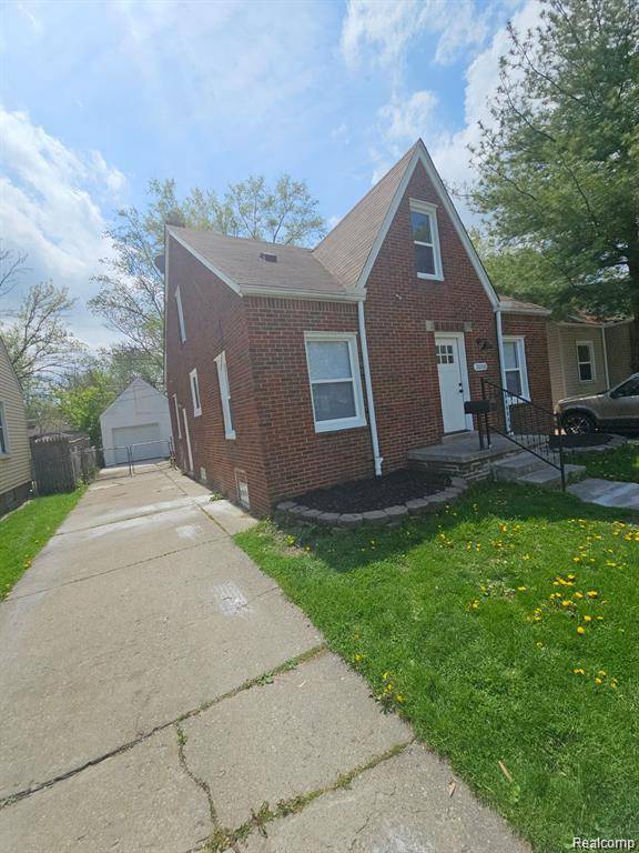 Harper Woods, MI 48225,20300 ELKHART ST