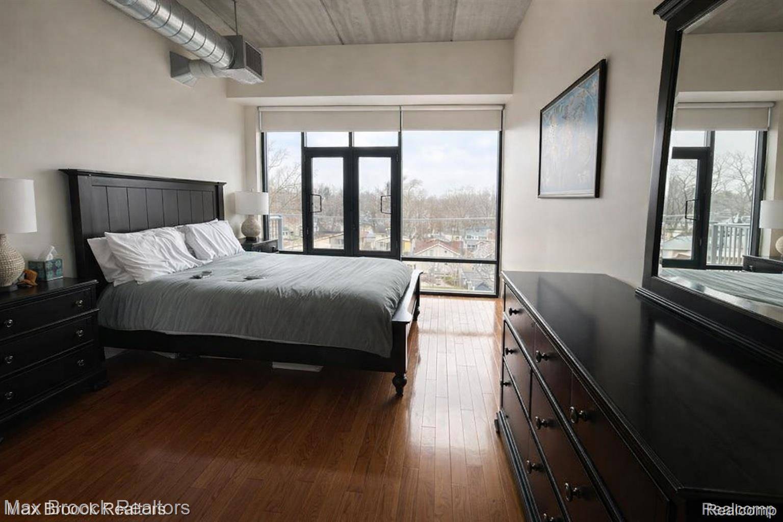 Royal Oak, MI 48067,101 Curry AVE #510