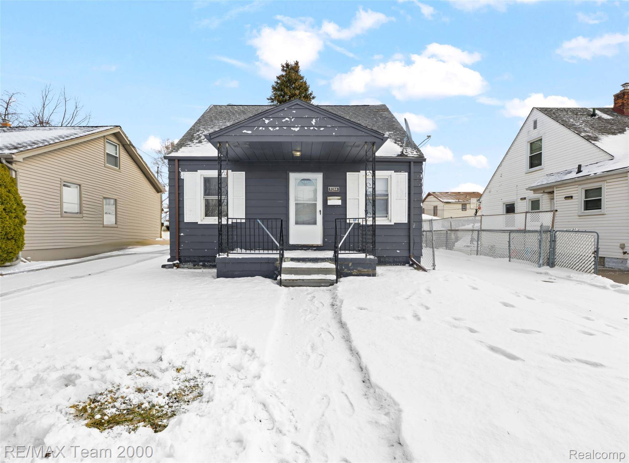 Dearborn, MI 48126,6244 Kendal ST