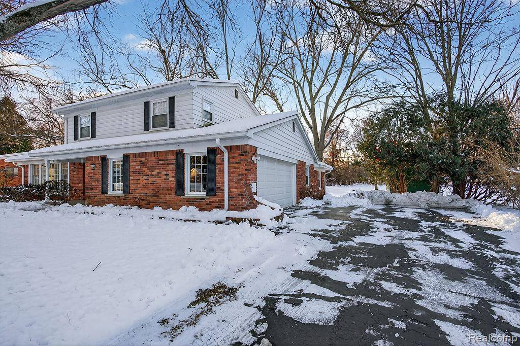 Rochester Hills, MI 48309,126 Orchardale DR