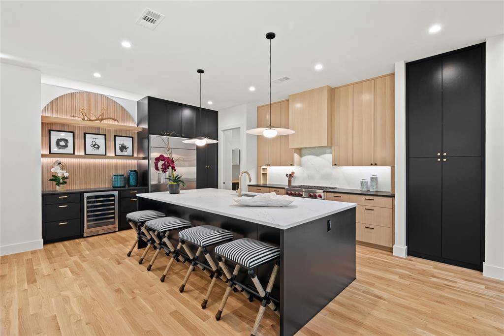 Dallas, TX 75214,6906 Clayton Avenue