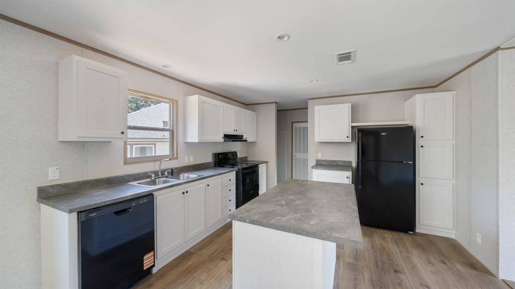 Mabank, TX 75156,207 Woody