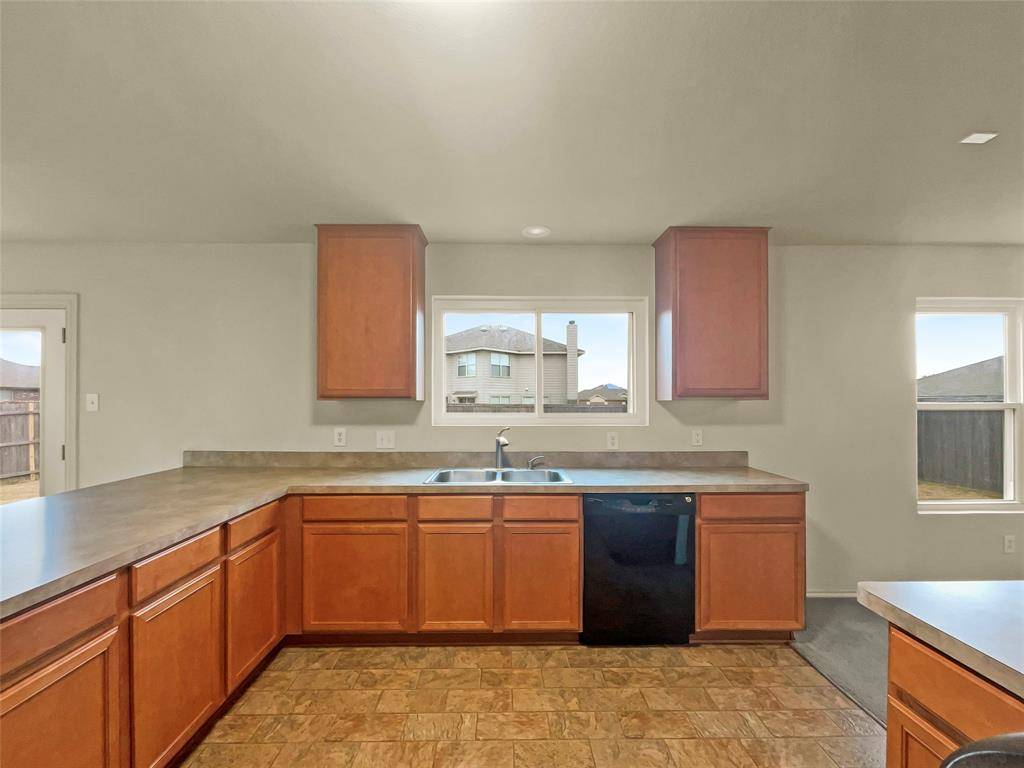 Krum, TX 76249,1630 Santa Fe Trail