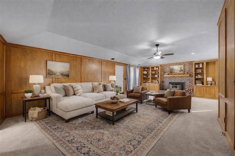 Grand Saline, TX 75140,814 N Spring Street