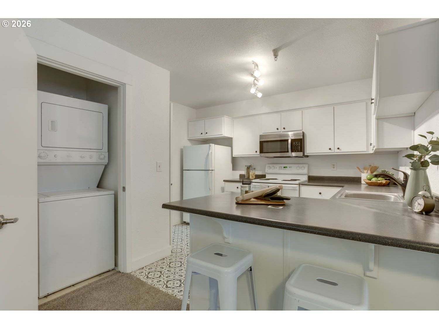 Portland, OR 97220,9837 NE IRVING ST #301