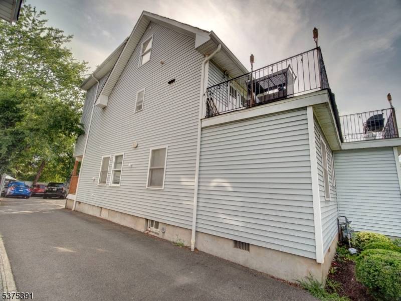 Linden City, NJ 07036,725 N Wood Ave