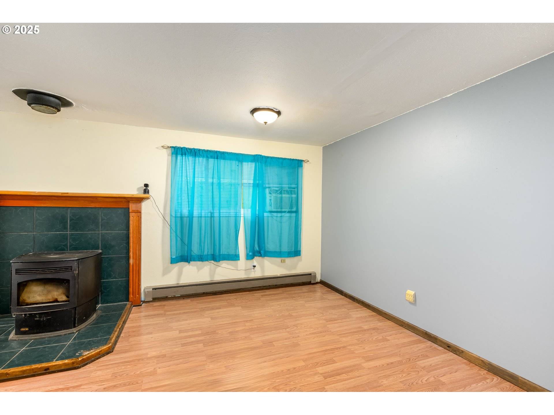 Sutherlin, OR 97479,416 GLEN AVE