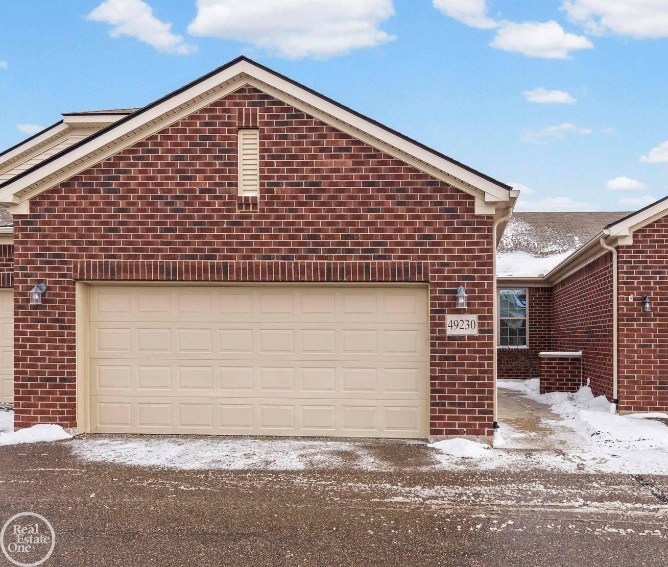 Macomb, MI 48042,49230 Hanna CT