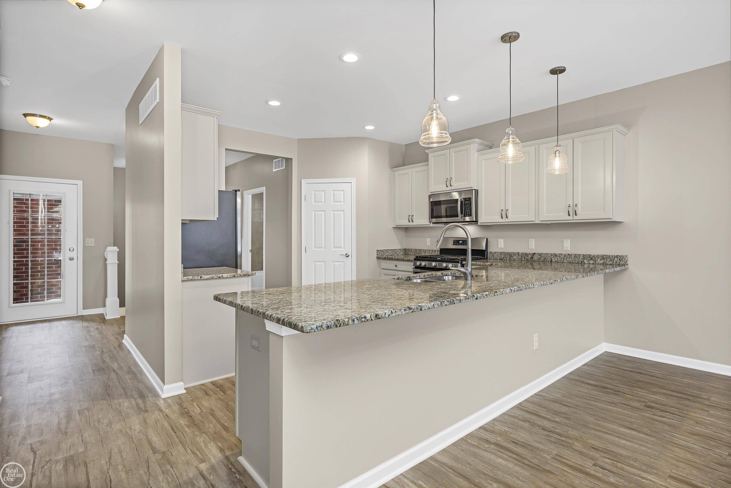 Macomb, MI 48042,49230 Hanna CT