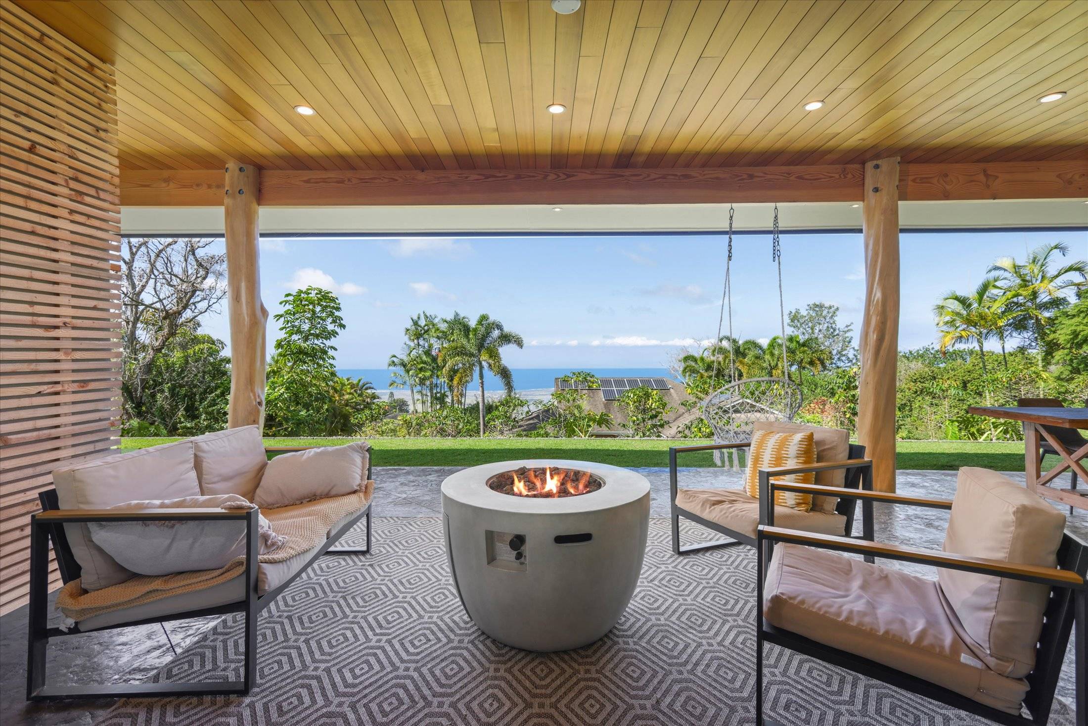 Kailua Kona, HI 96740,73-1235 KAUILANIAKEA DR