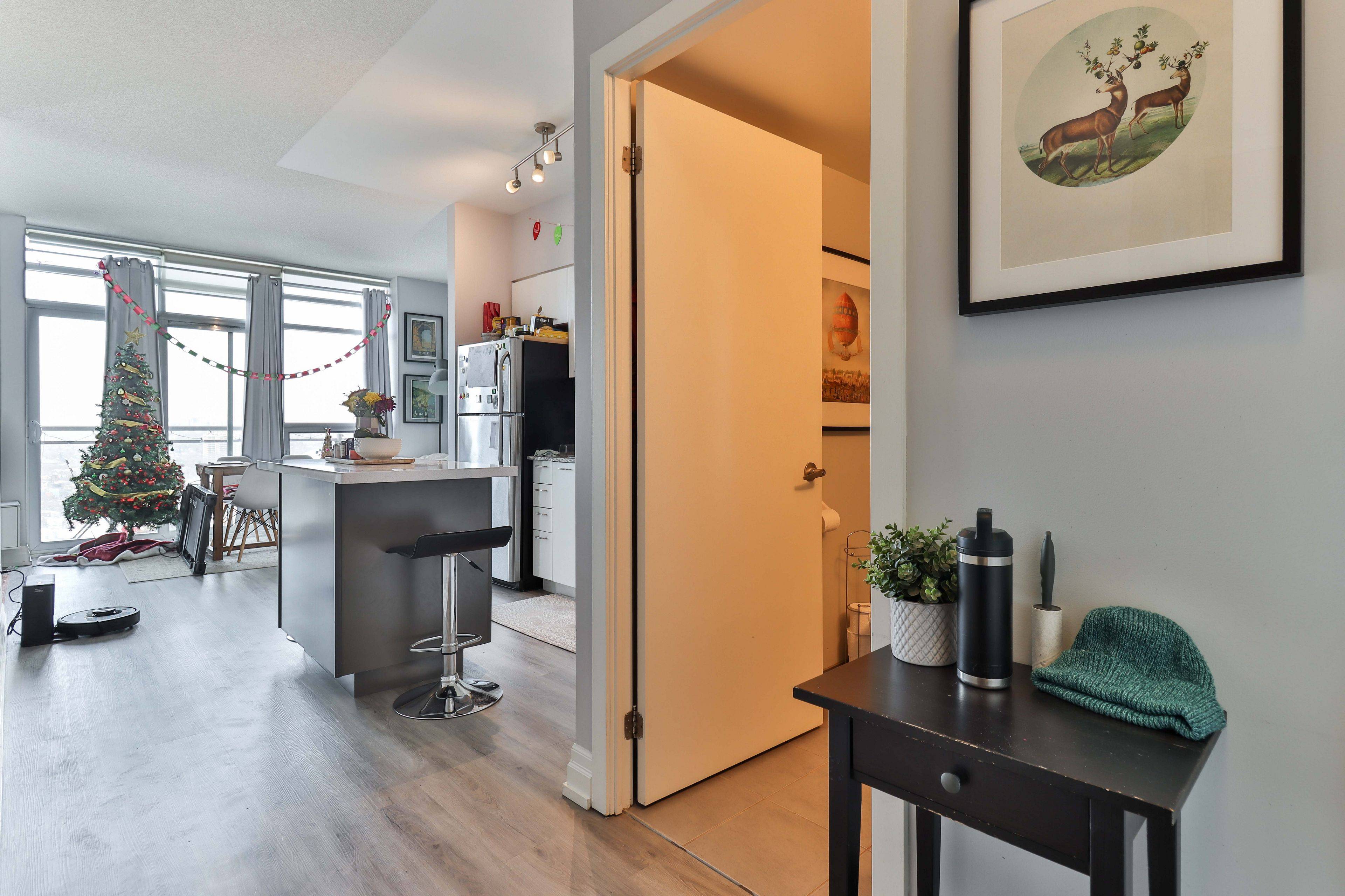 Toronto C01, ON M6K 0A5,38 Joe Shuster WAY #2212