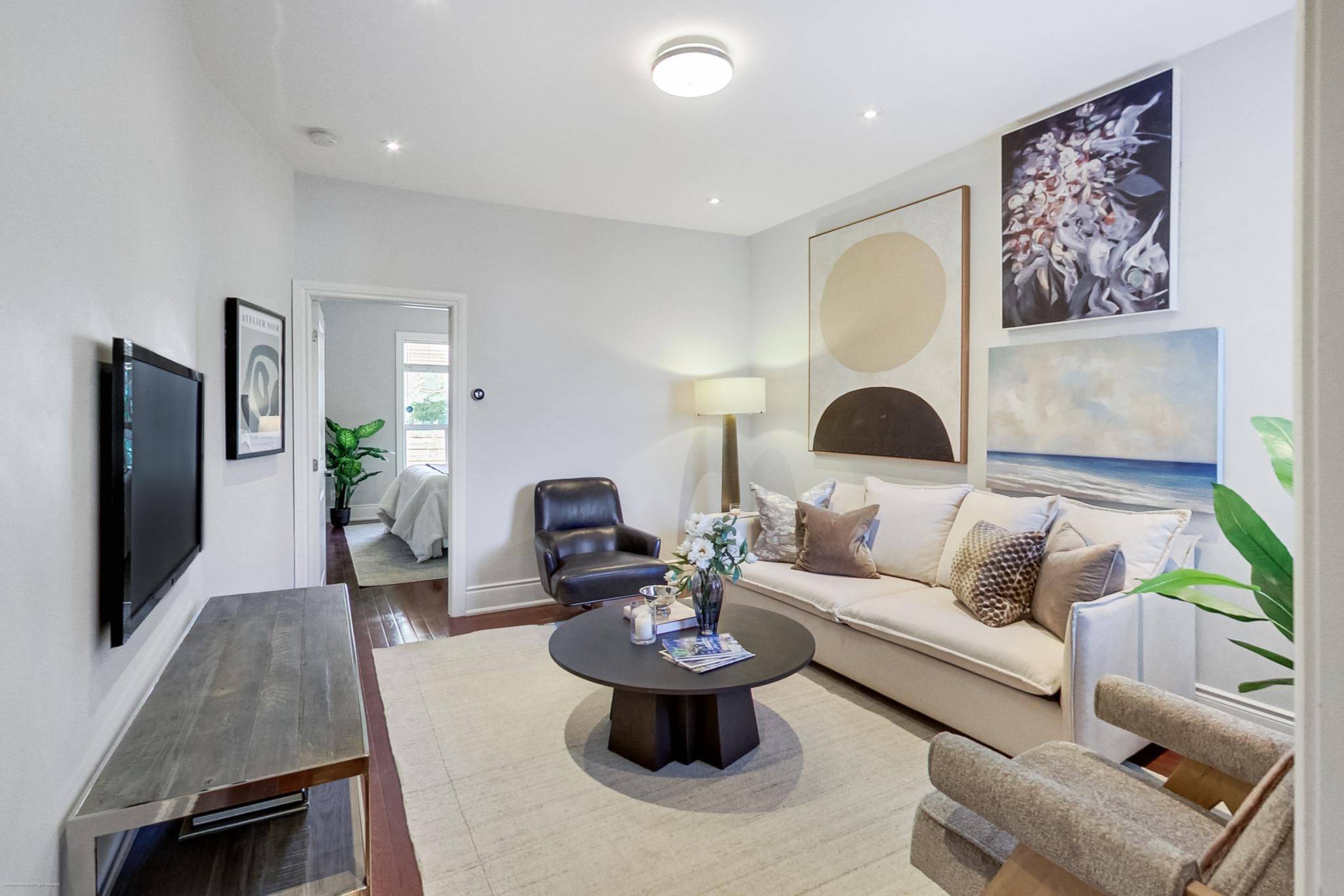 Toronto C01, ON M6G 3T6,641 Ossington AVE