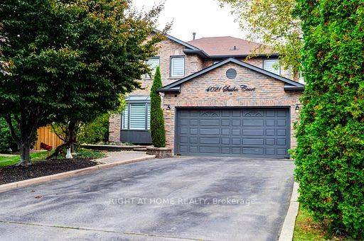 Mississauga, ON L4W 3K9,4021 Sasha CT