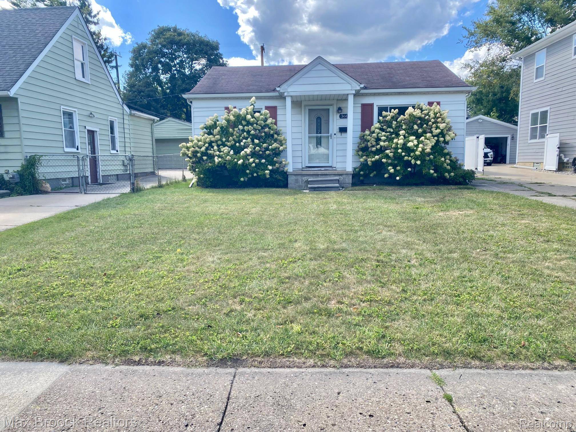 Royal Oak, MI 48073,3601 Durham RD