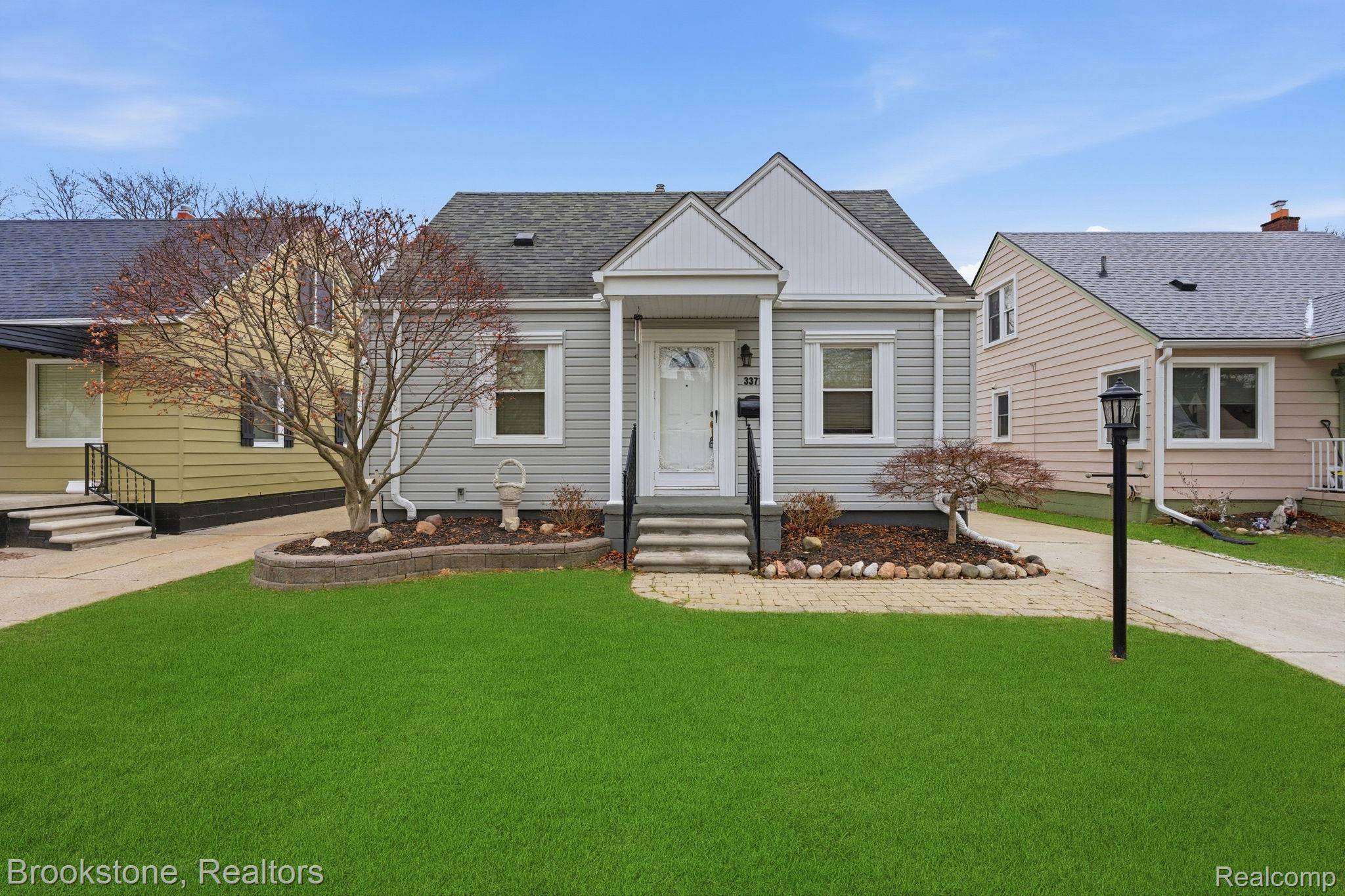 Dearborn, MI 48124,3371 Byrd ST