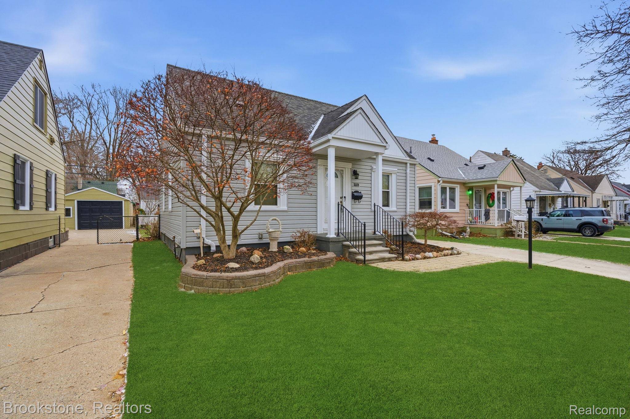 Dearborn, MI 48124,3371 Byrd ST