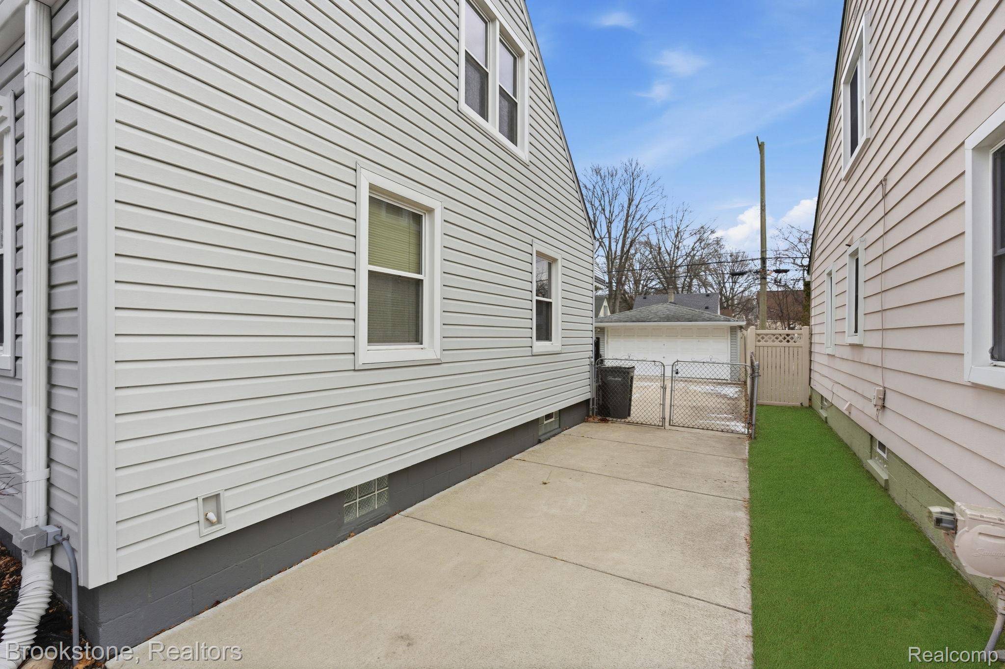 Dearborn, MI 48124,3371 Byrd ST