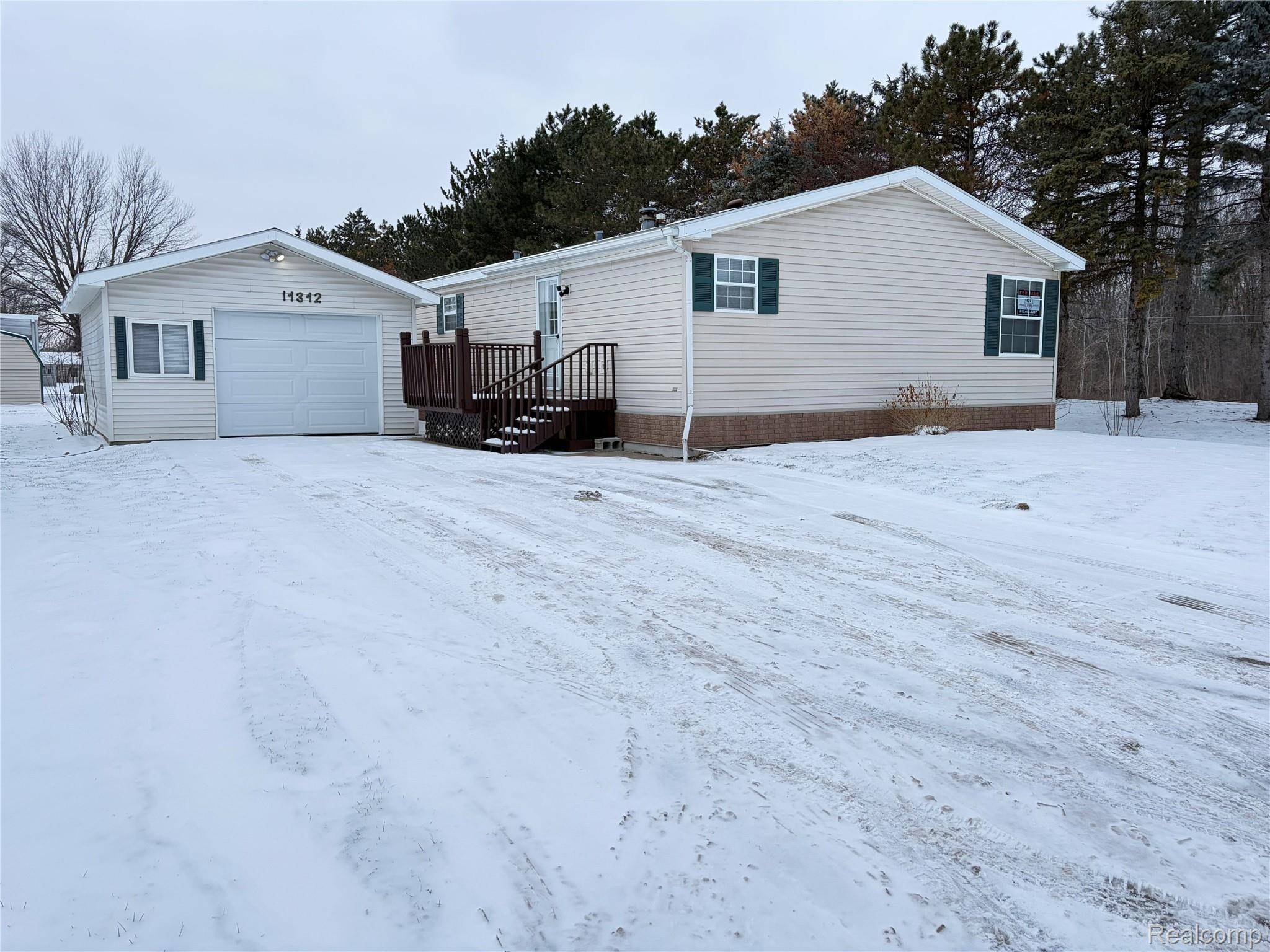 Fenton, MI 48430,11312 N Lake DR