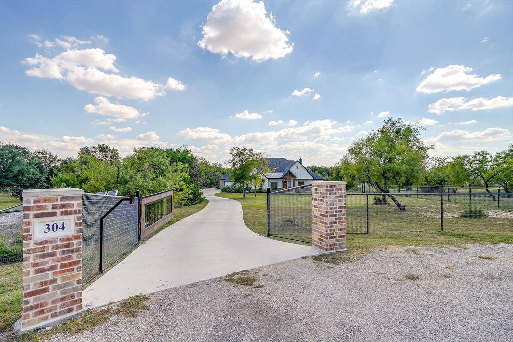 Weatherford, TX 76087,304 Red Roan Road