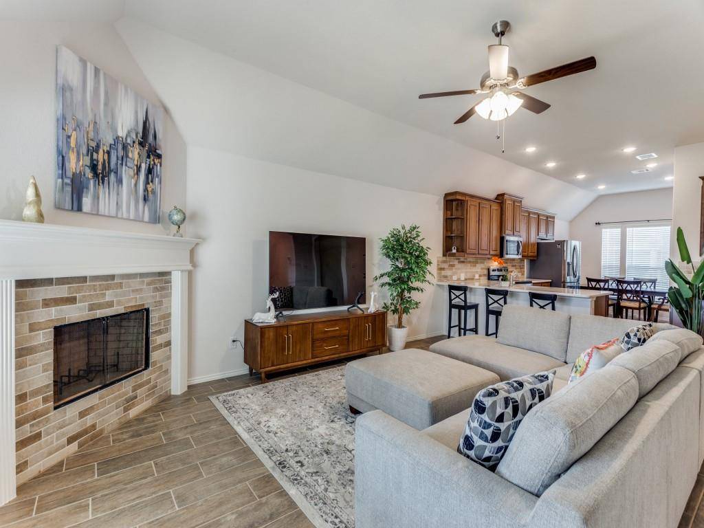 Fort Worth, TX 76036,9921 Ginkgo Lane