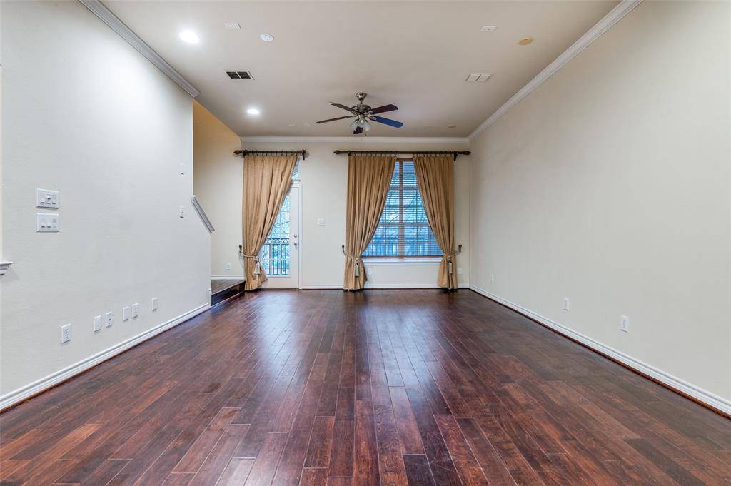 Addison, TX 75001,15738 Quorum Drive #9