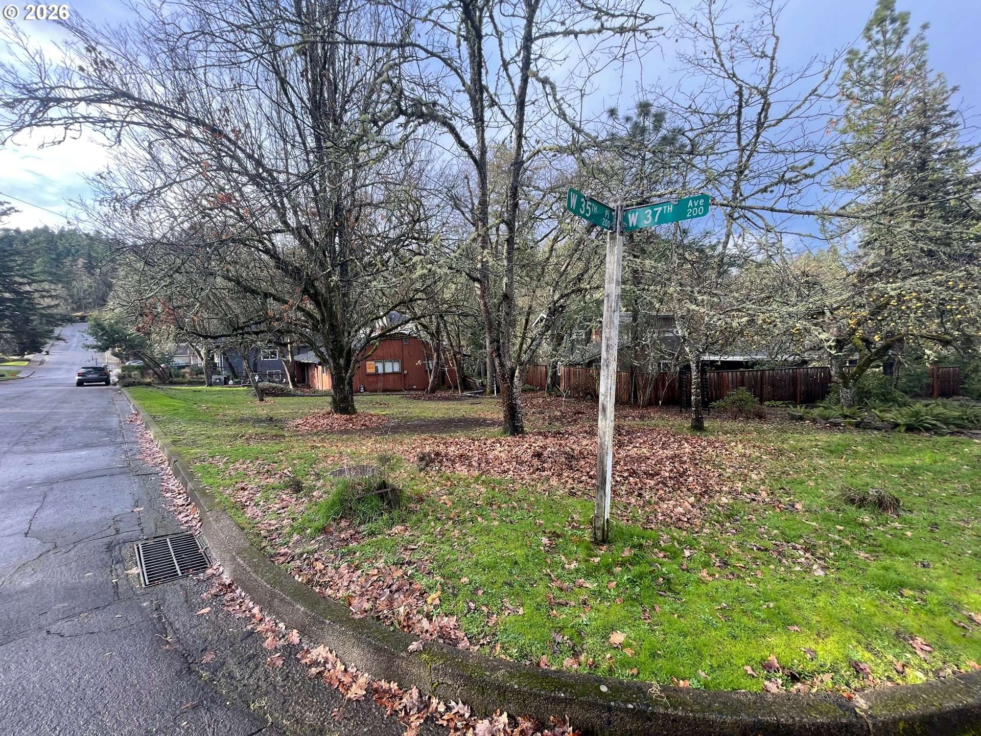 Eugene, OR 97404,275 W 37TH AVE