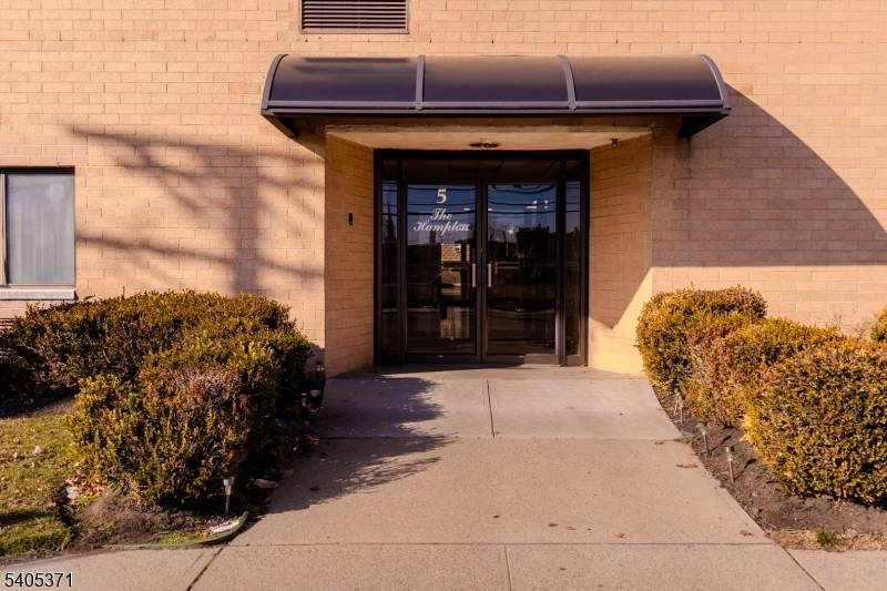 Hackensack City, NJ 07601,5 Linden St #2H