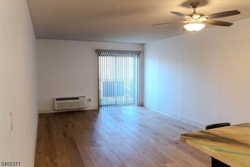 Hackensack City, NJ 07601,5 Linden St #2H