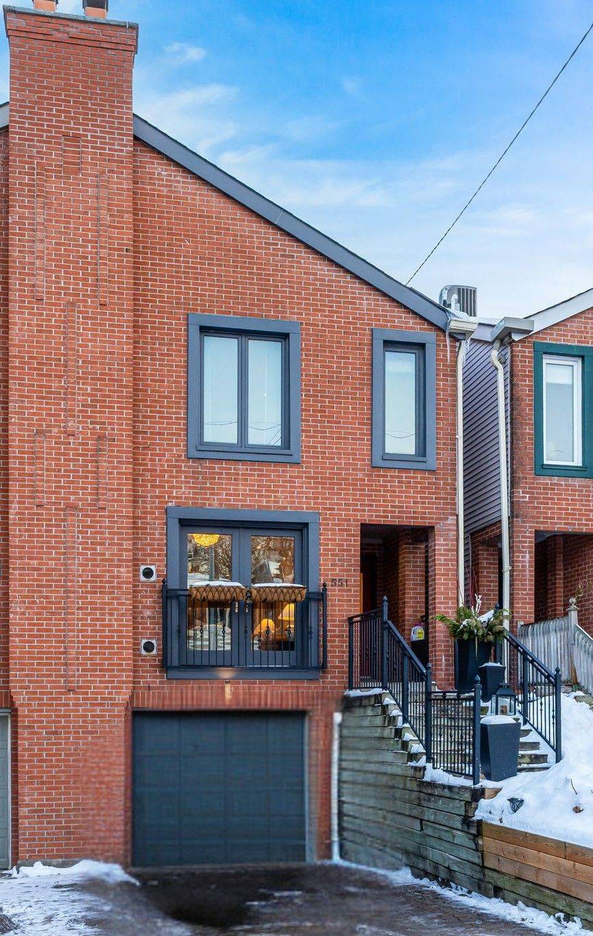 Toronto C10, ON M4S 1B4,551 Merton ST