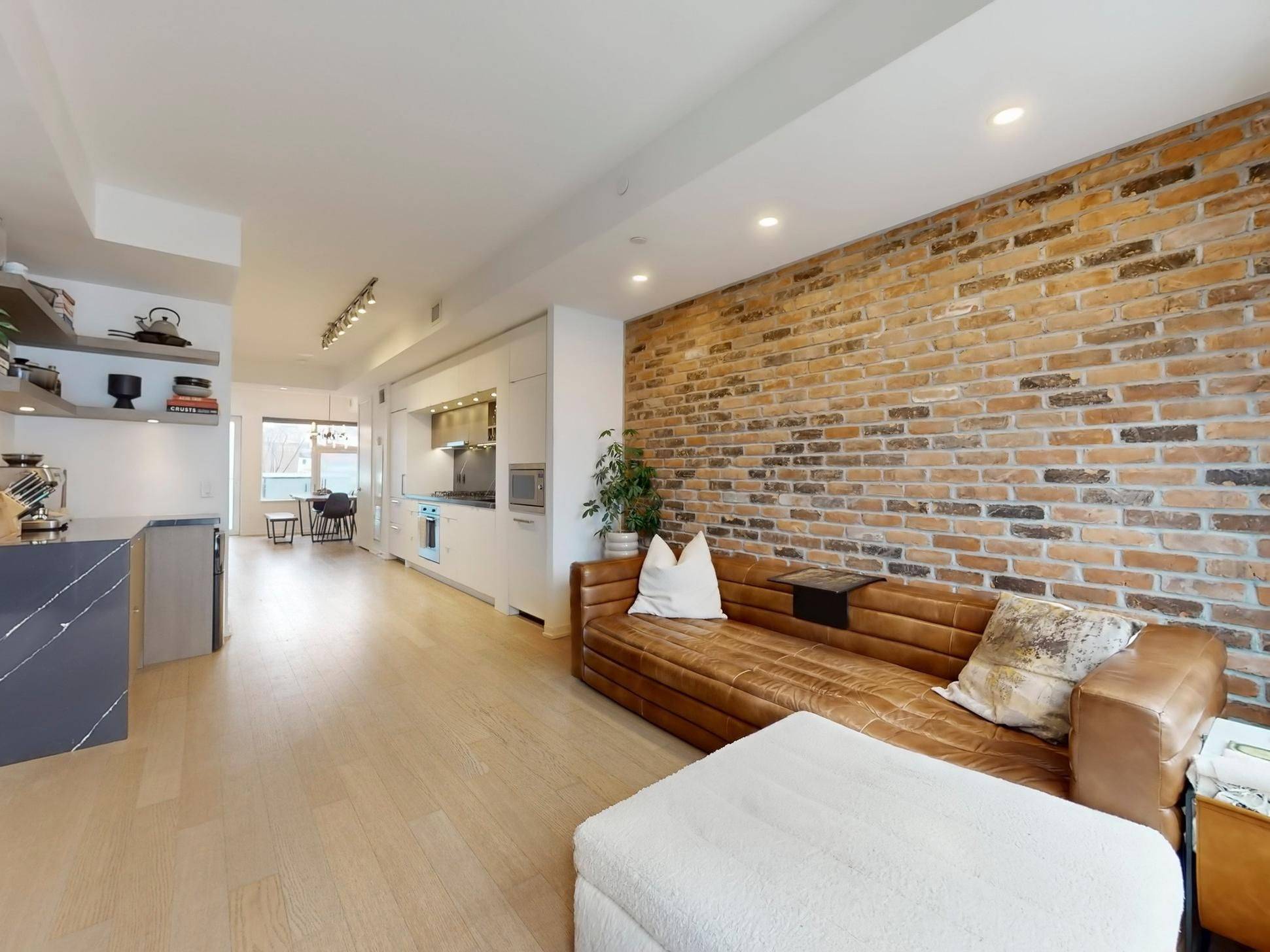 Toronto C01, ON M6H 0B8,138 St Helens AVE #TH111