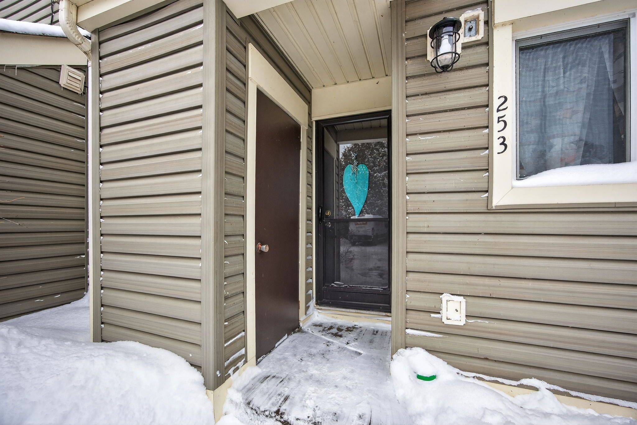 Collingwood, ON L9Y 5B4,13 Harbour ST W #253