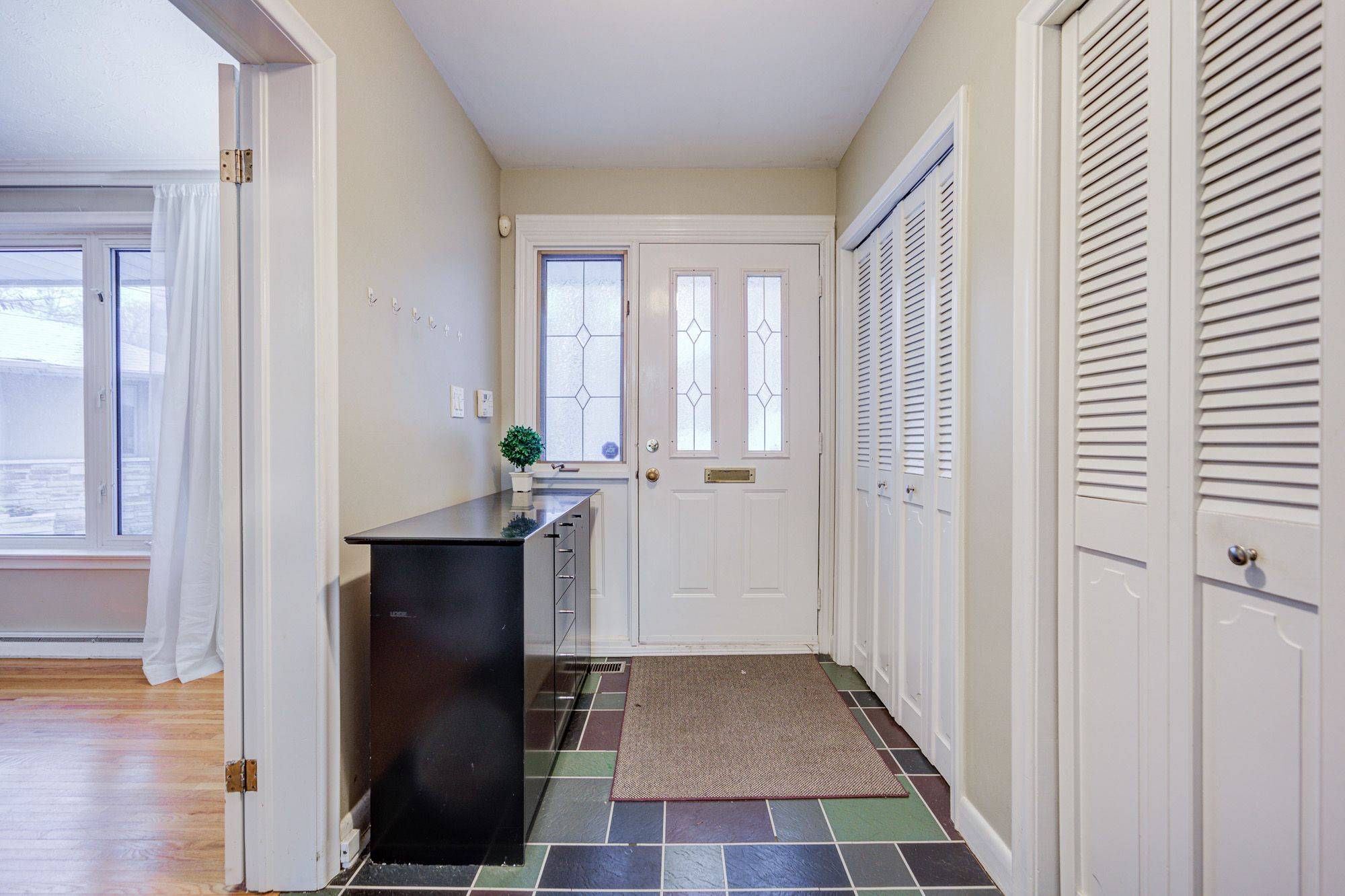 Mississauga, ON L5C 1J7,1445 Ryan PL