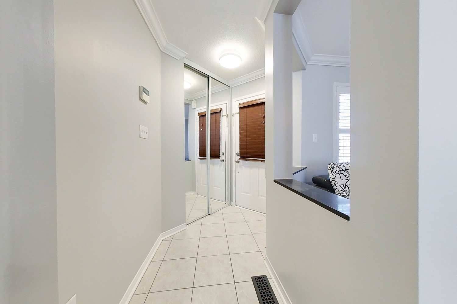 Mississauga, ON L5V 2T4,5940 Ridgecrest TRL