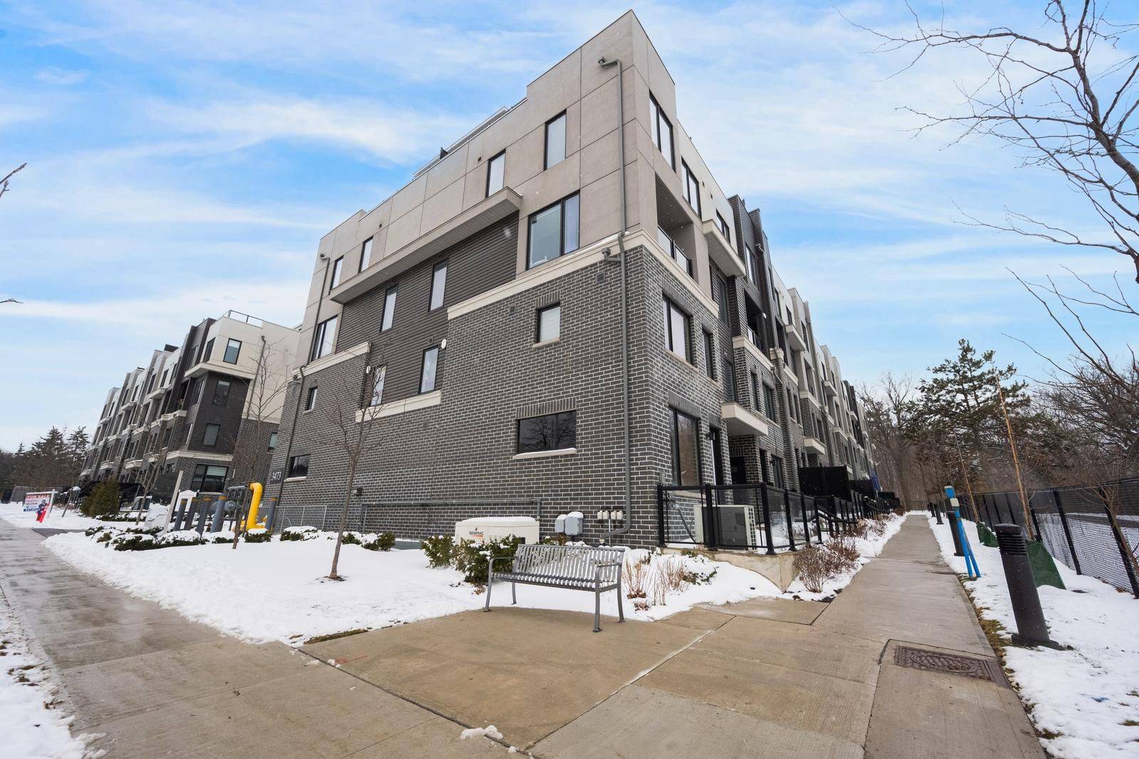 Mississauga, ON L5L 0B8,3438 Widdecombe WAY #16