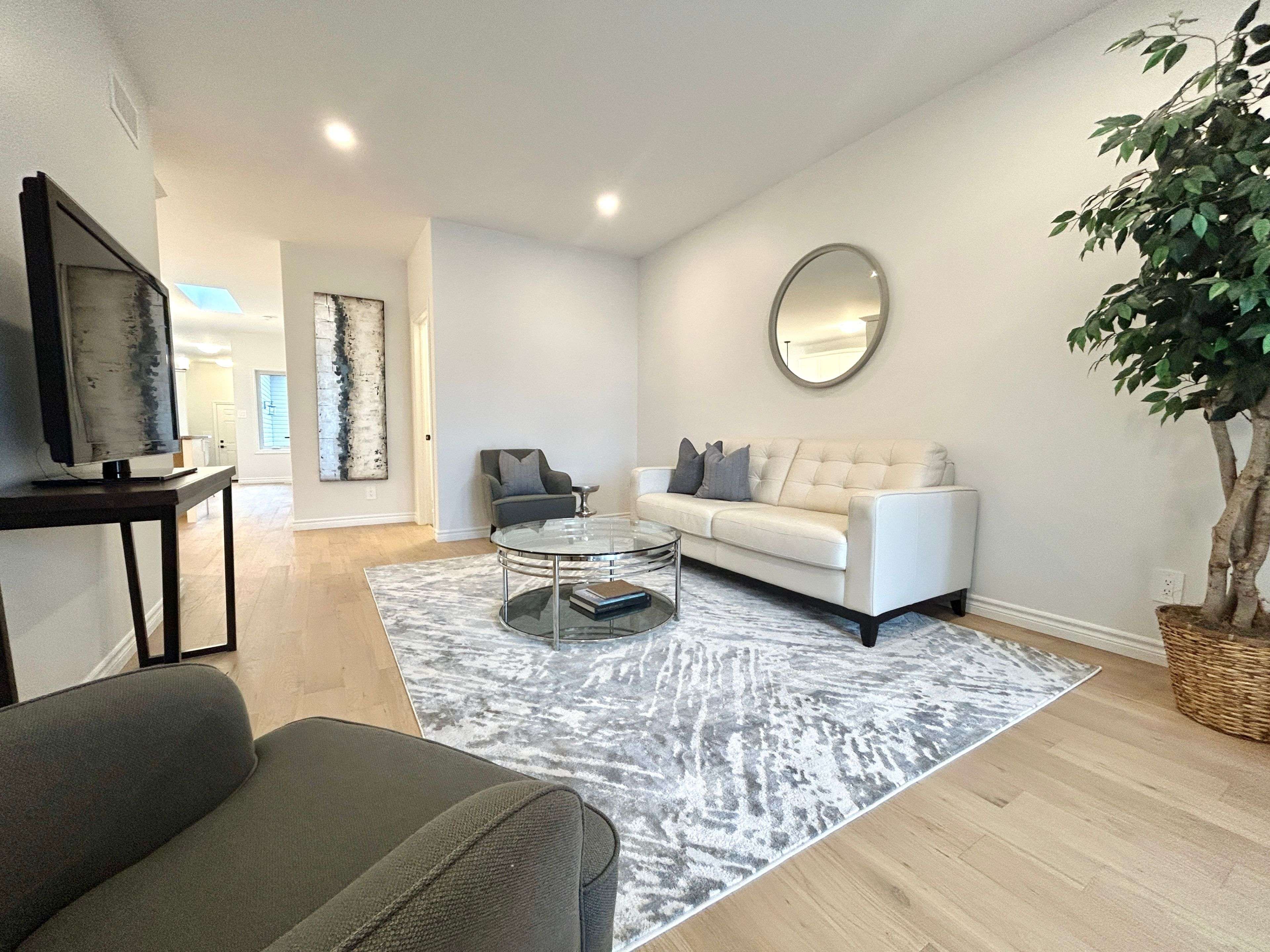 Belleville, ON K8N 0T1,33 Athabaska DR