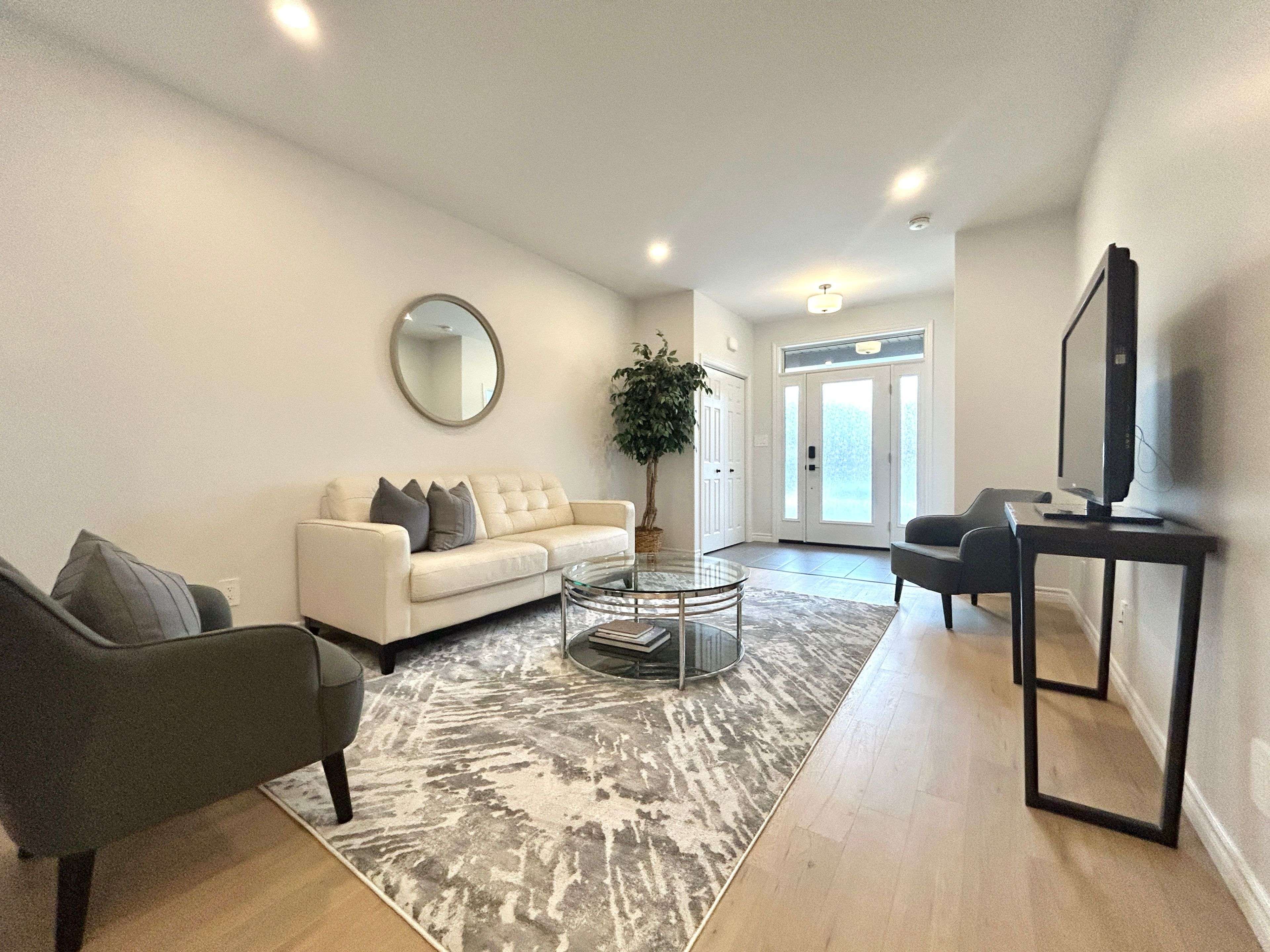 Belleville, ON K8N 0T1,33 Athabaska DR