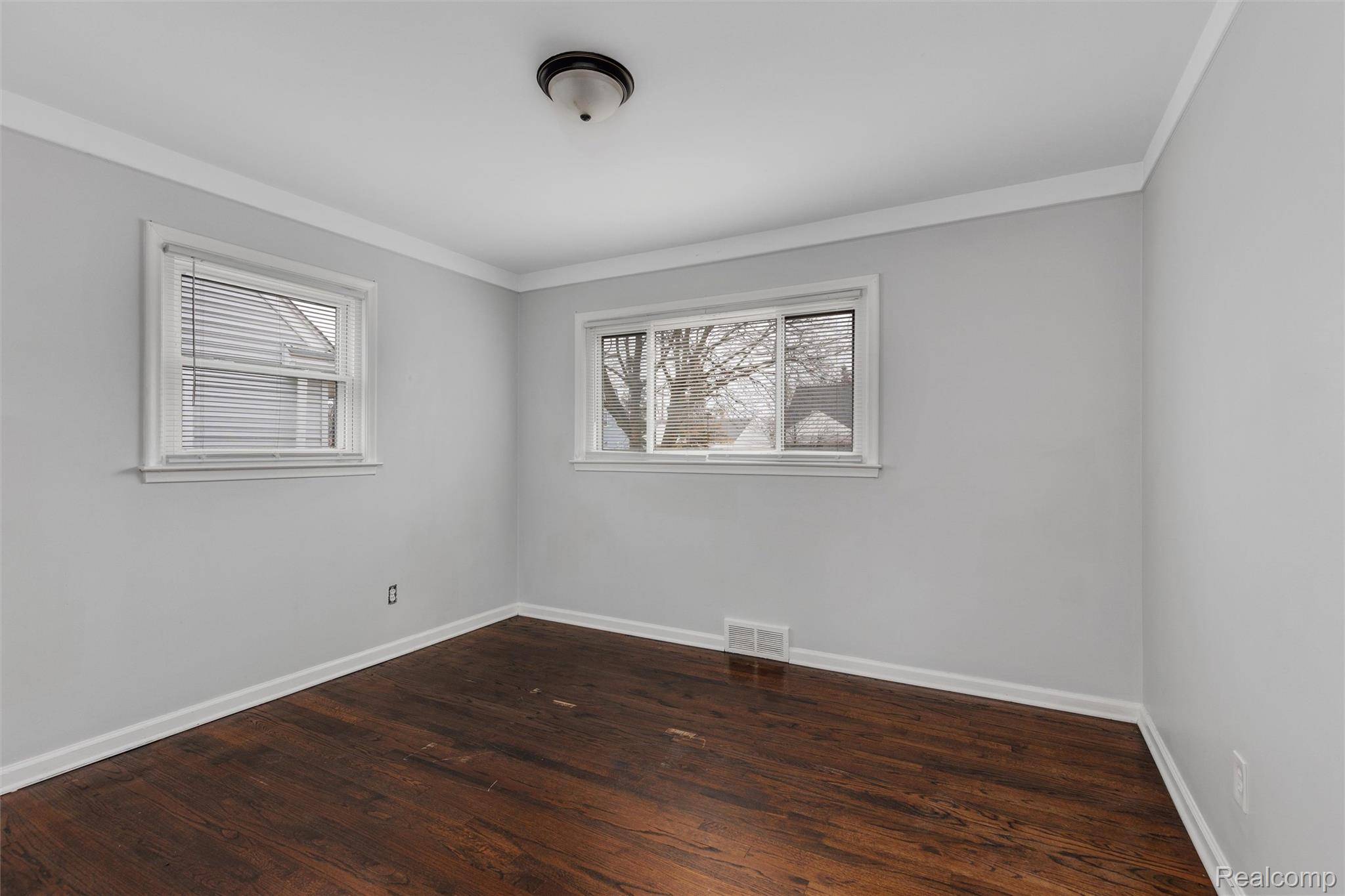 Redford, MI 48240,18851 POINCIANA